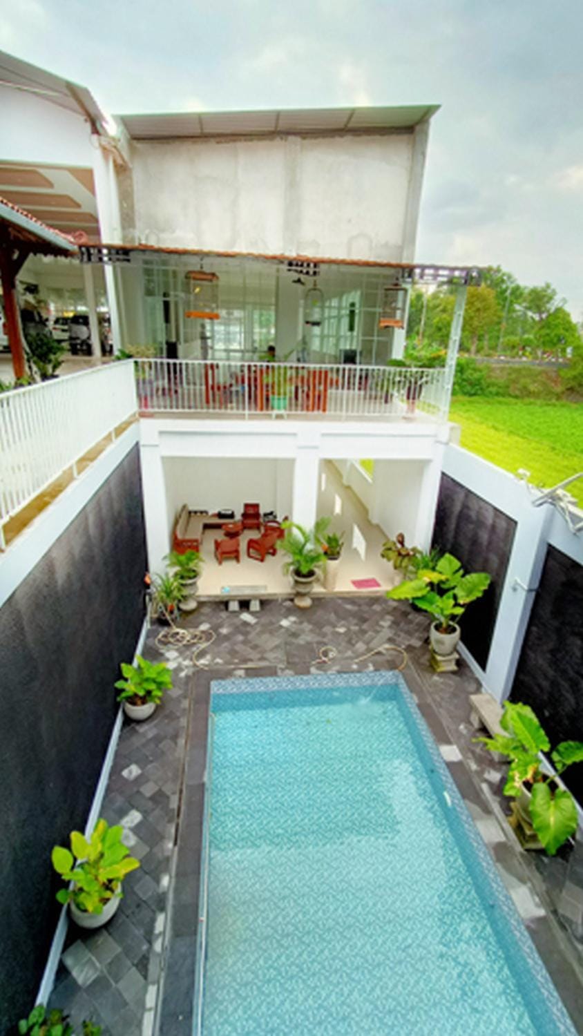 Swimming pool, Swimming pool