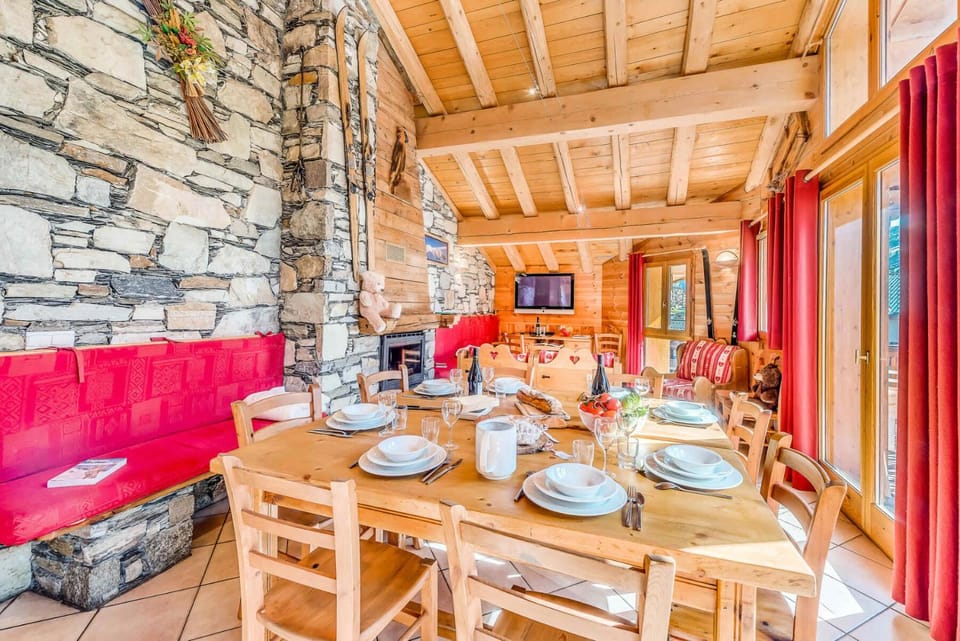 Chalet Gypaete - Chalet Traditionnel 90m2 - 5 chambres, 4 salles de bain, sauna MAE-5891 Chalet in Tignes