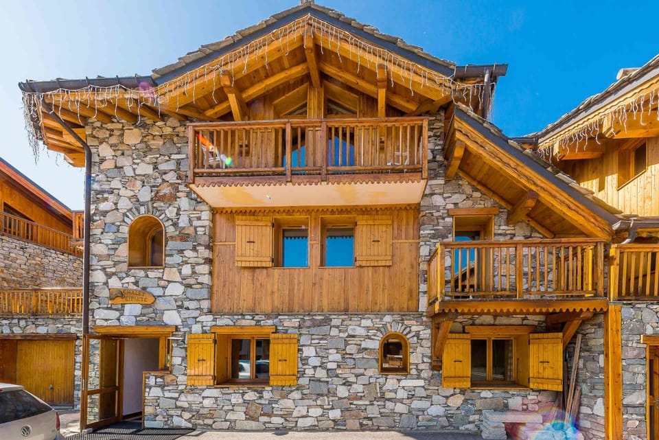 Chalet Gypaete - Chalet Traditionnel 90m2 - 5 chambres, 4 salles de bain, sauna MAE-5891 Chalet in Tignes