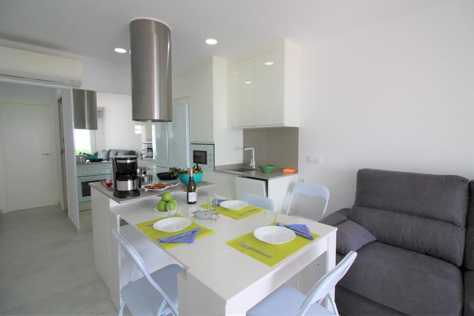 Global Immo 1037 MEDA CHICA BX Apartment in Roses
