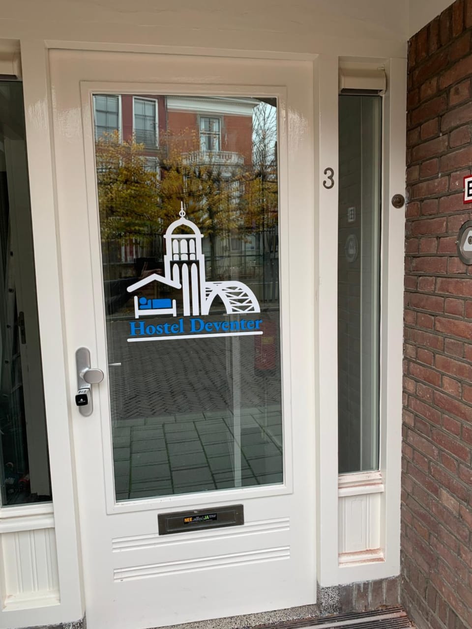 Facade/entrance