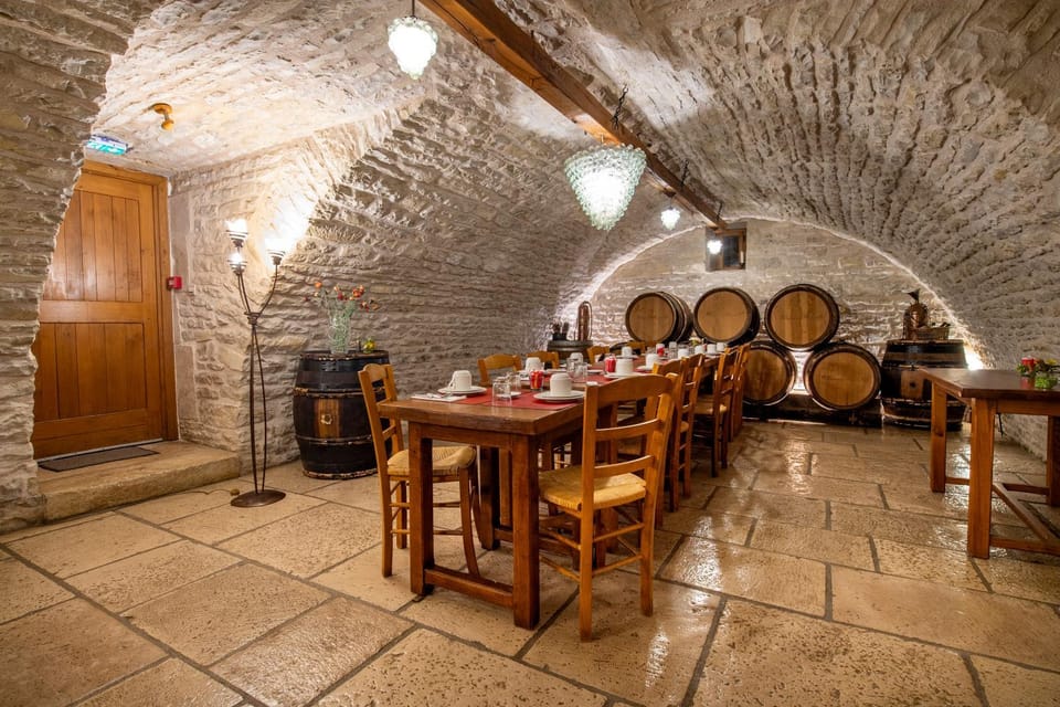 Restaurant/places to eat, Dining area, Drinks