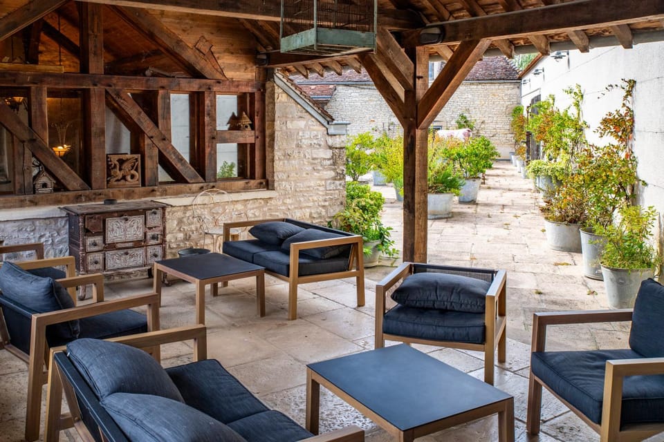 Patio, Garden, Living room