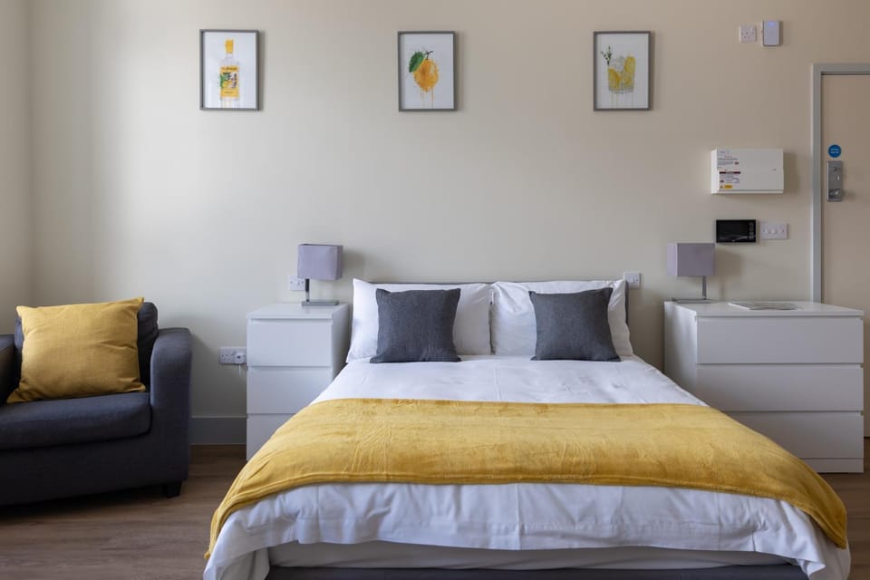 Hereford City Centre - Apartment 6, Isabella House - Modern Apartment In The Heart of The City - Sleeps 4 Guests - Hosted by RENTMYHOUSE Apartment in Hereford