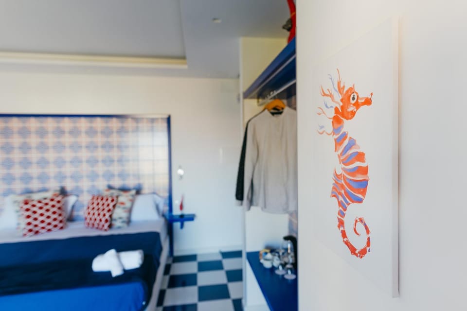 Bed, Photo of the whole room, Decorative detail, Bedroom