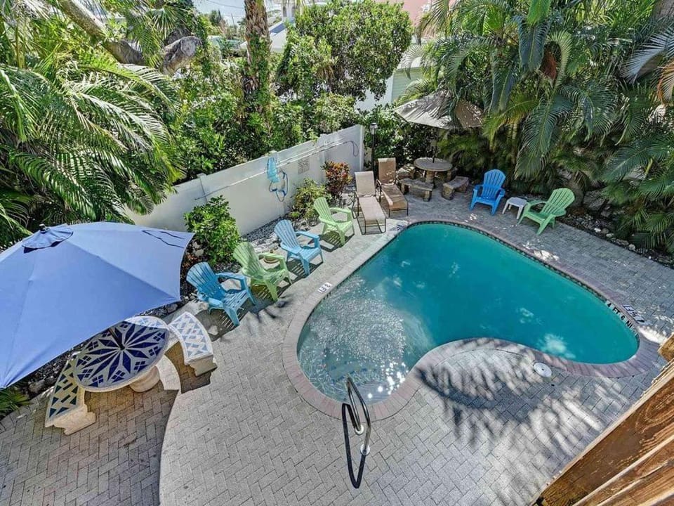 Ideal beach hideaway pool condo located between the island marina and beach House in Bradenton Beach