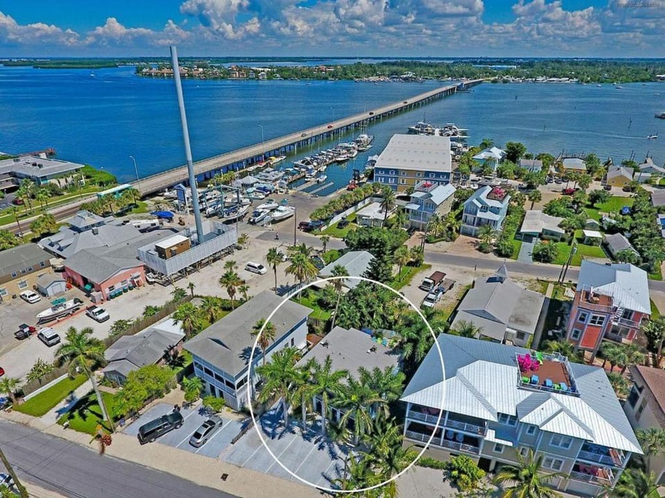 Ideal beach hideaway pool condo located between the island marina and beach House in Bradenton Beach