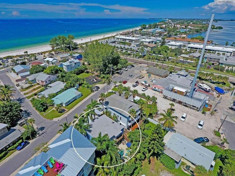 Ideal beach hideaway pool condo located between the island marina and beach House in Bradenton Beach