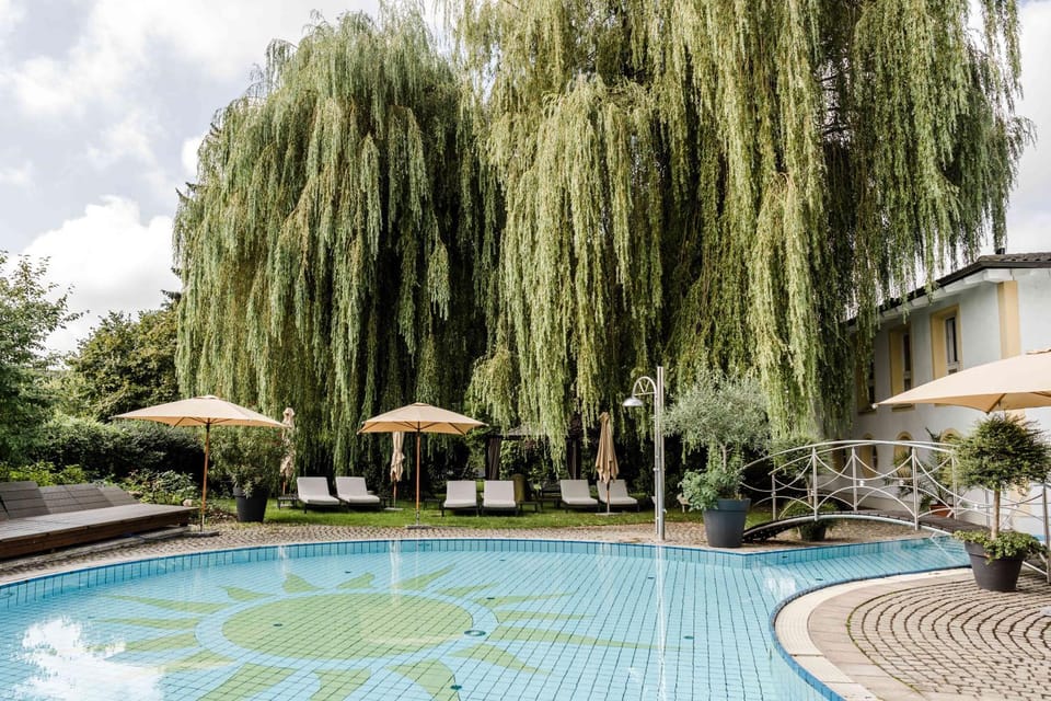 Garden, Spa and wellness centre/facilities, Garden view, Pool view, Swimming pool