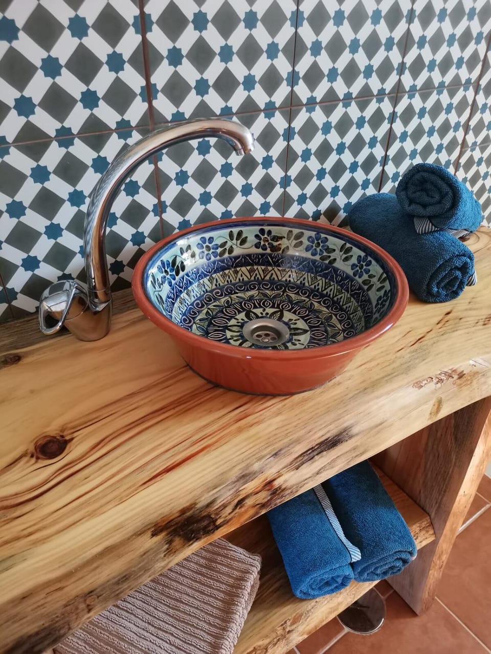 Toilet, Decorative detail