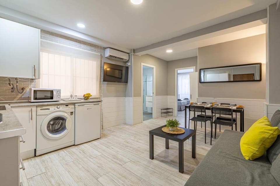 Kitchen or kitchenette, Photo of the whole room, Seating area, Dining area
