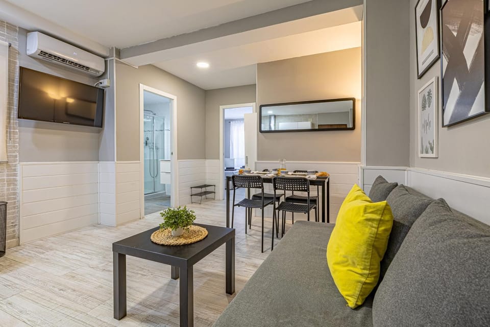 TV and multimedia, Living room, Dining area