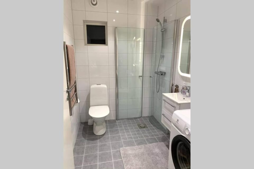 Bathroom, washing machine