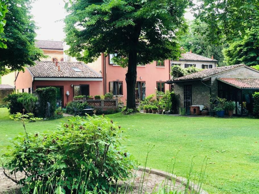 Property building, Natural landscape, Garden, Garden view