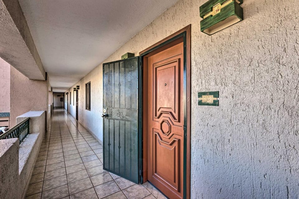 Walk to Beach: Oceanfront Rocky Point Condo House in Rocky Point