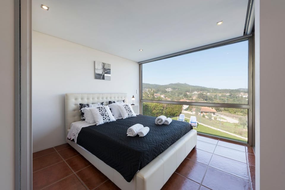 LovelyStay - Casa Guimas House in Porto District