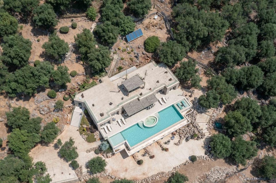 Property building, Day, Natural landscape, Pool view, Swimming pool, Swimming pool