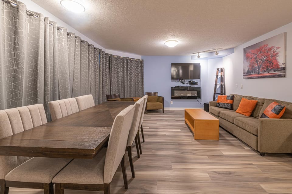 Luxurious One Bedroom Suite for a Larger Family 162 Apartment in Canmore