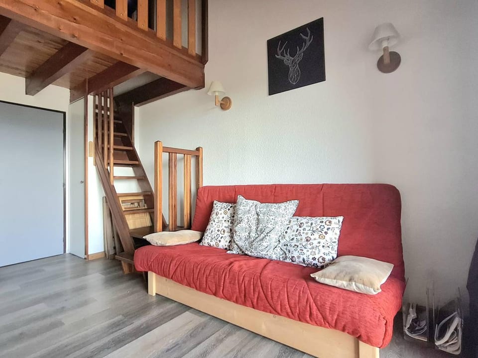Charmant T2 cabine 6 pers. avec balcon sud, parking privatif à Bolquère - FR-1-592-8 Cabin in Bolquère