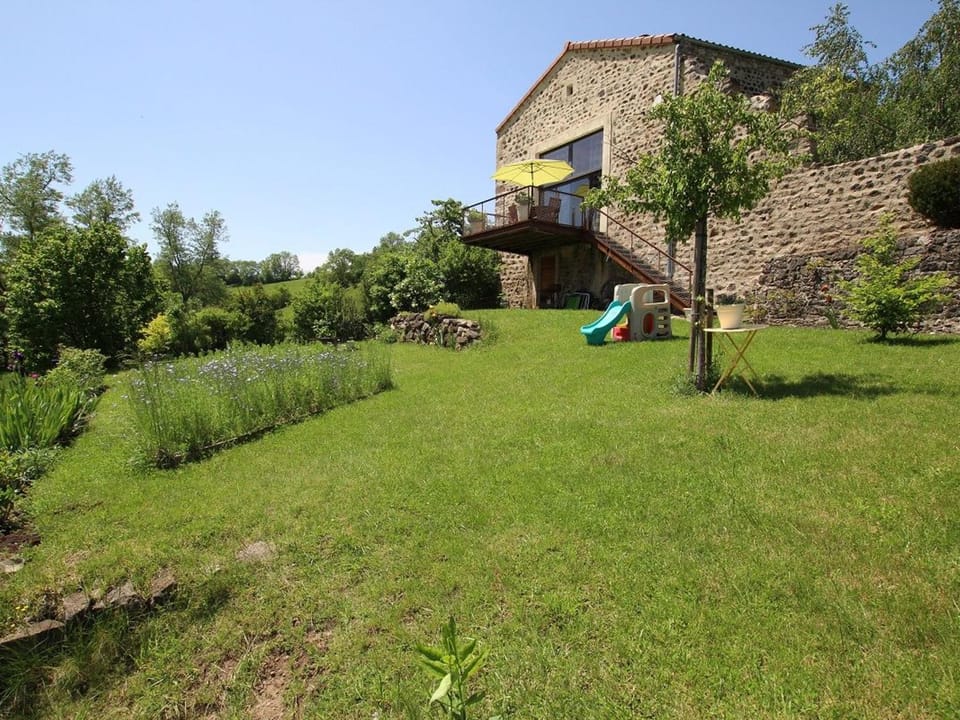 Bergerie moderne au calme, nature luxuriante, proche du Lac de Malaguet - FR-1-582-20 House in Auvergne-Rhône-Alpes