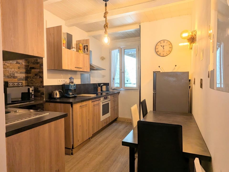 Appartement au cÅur du Puy-en-Velay - FR-1-582-75 Apartment in Auvergne-Rhône-Alpes