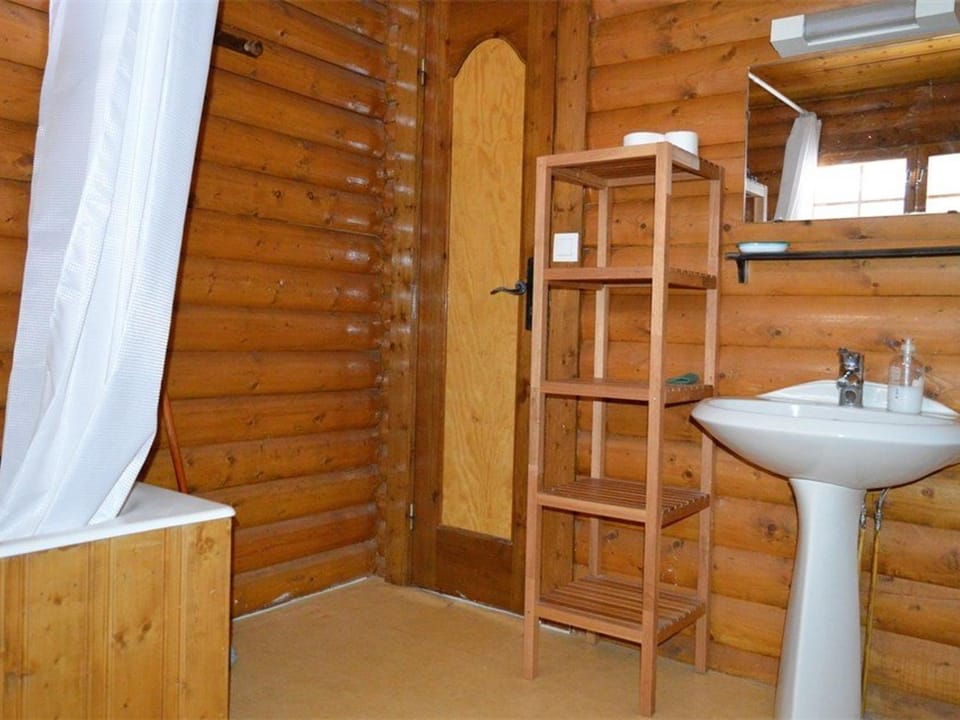Chalet en Pierre avec Cheminée, 3 Chambres & Balcon, WIFI, Bolquère - 7 pers - FR-1-592-26 Chalet in Bolquère