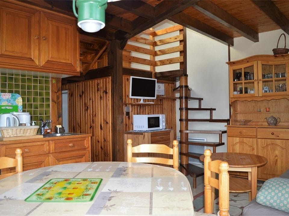 Chalet 2 pièces mezzanine, 7 pers, animaux admis, balcon, cuisine équipée Chalet in Bolquère