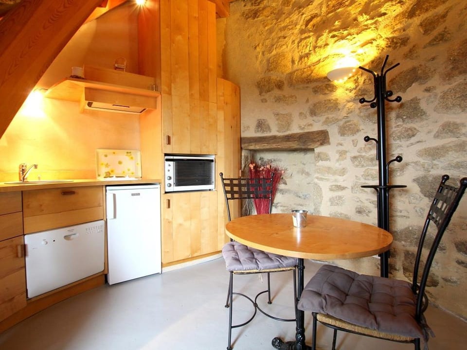Moulin à vent restauré avec vue sur la campagne - FR-1-582-221 House in Auvergne-Rhône-Alpes