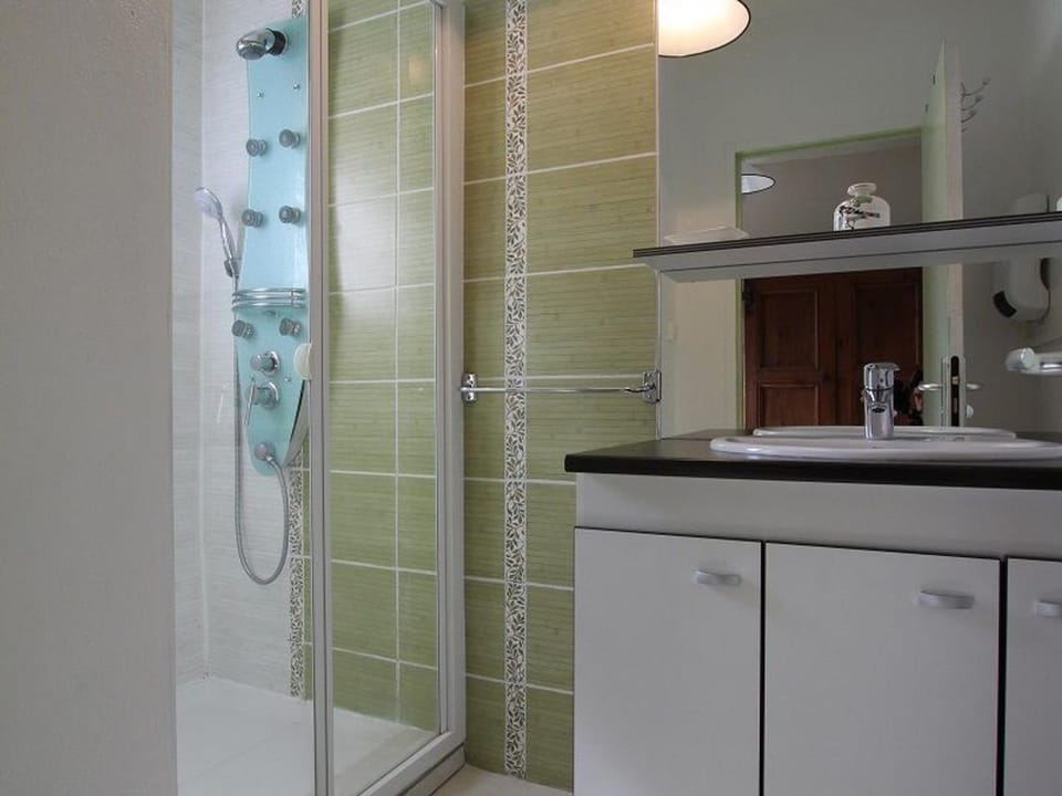 Maison familiale avec terrasse, grand terrain et proche de la rivière - Alleyras, 6 pers. - FR-1-582-244 House in Auvergne-Rhône-Alpes