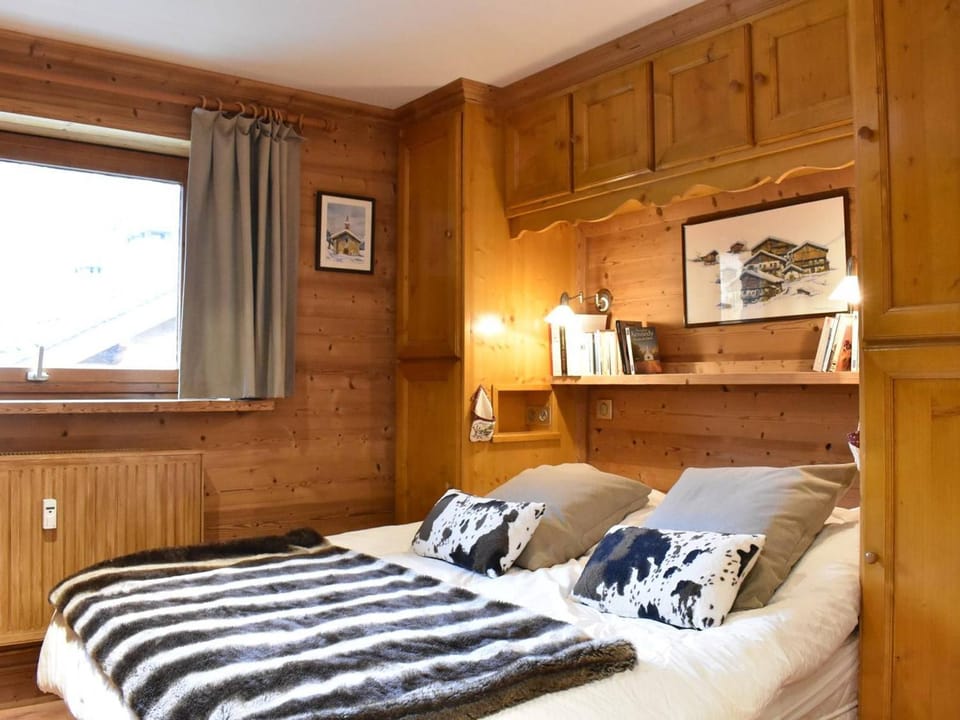 Appartement cosy avec cheminée, terrasse et parking, proche pistes et commerces - Méribel - FR-1-180-552 Apartment in Les Allues