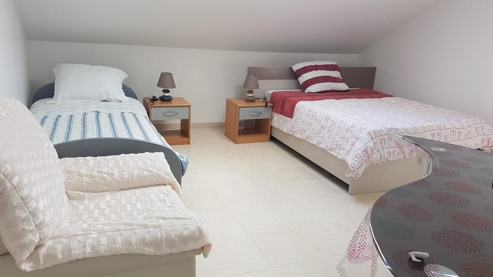 COLOC SUPERGÎTE SPACIEUX PROCHE TOUTES COMMODITÉS Bed and Breakfast in Grand Est