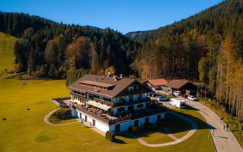 Property building, Day, Natural landscape, Bird's eye view, Mountain view