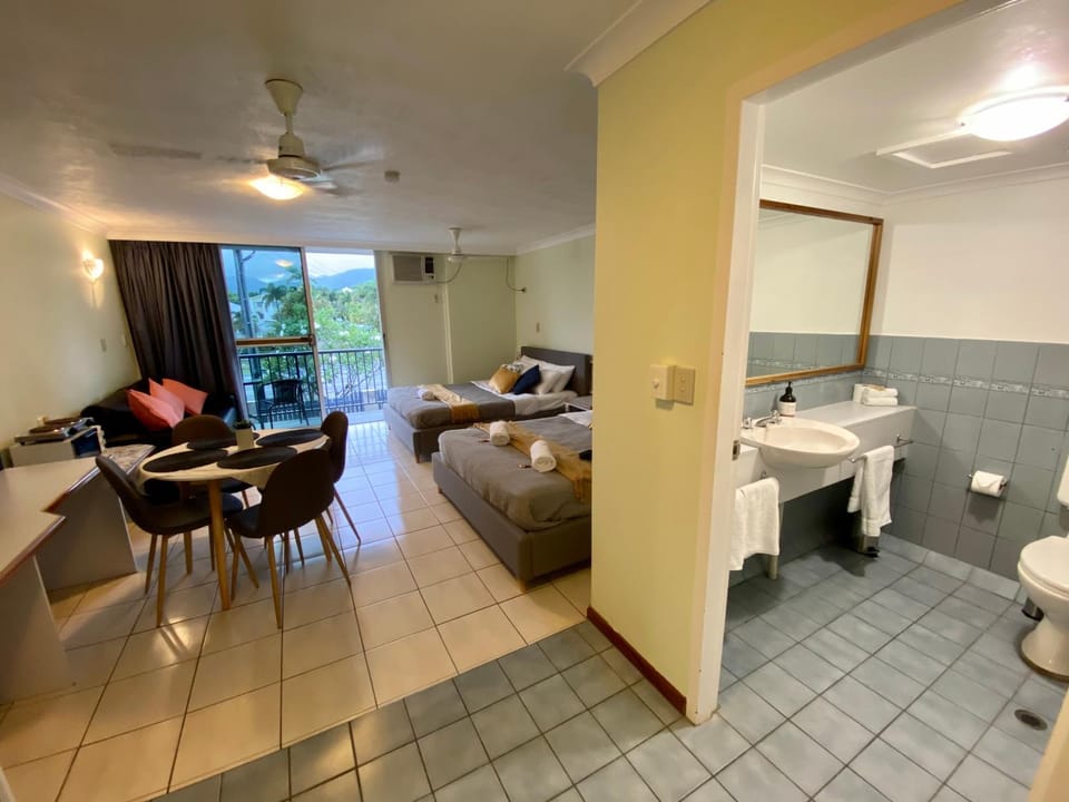 Bathroom, Photo of the whole room