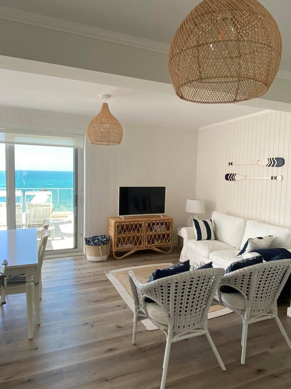 Communal lounge/ TV room, Balcony/Terrace, Sea view