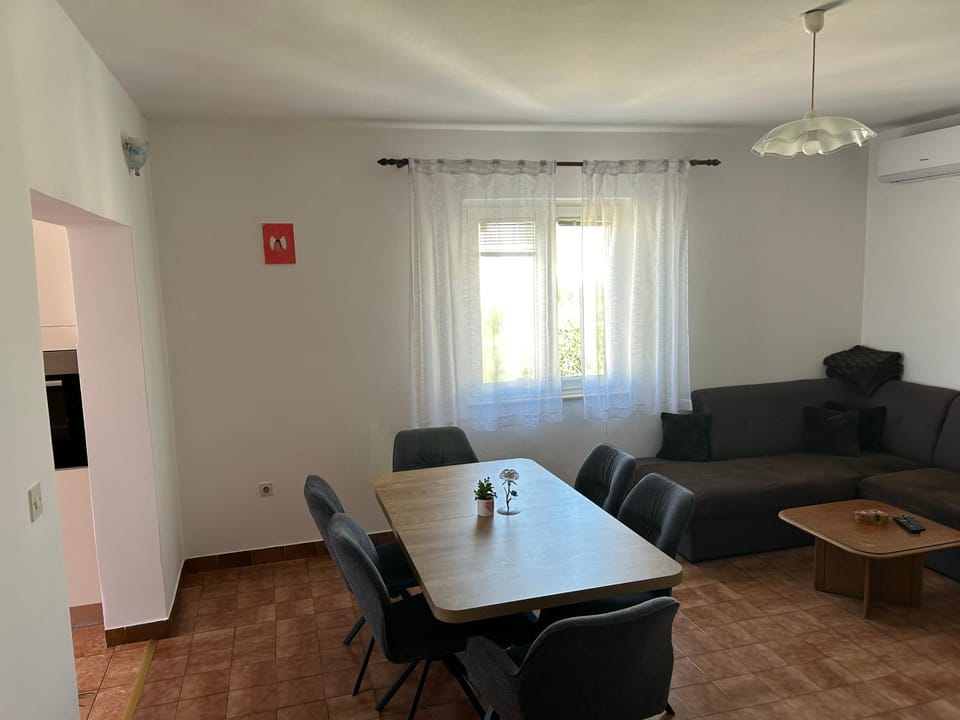 Apartment Roko Apartment in Tisno