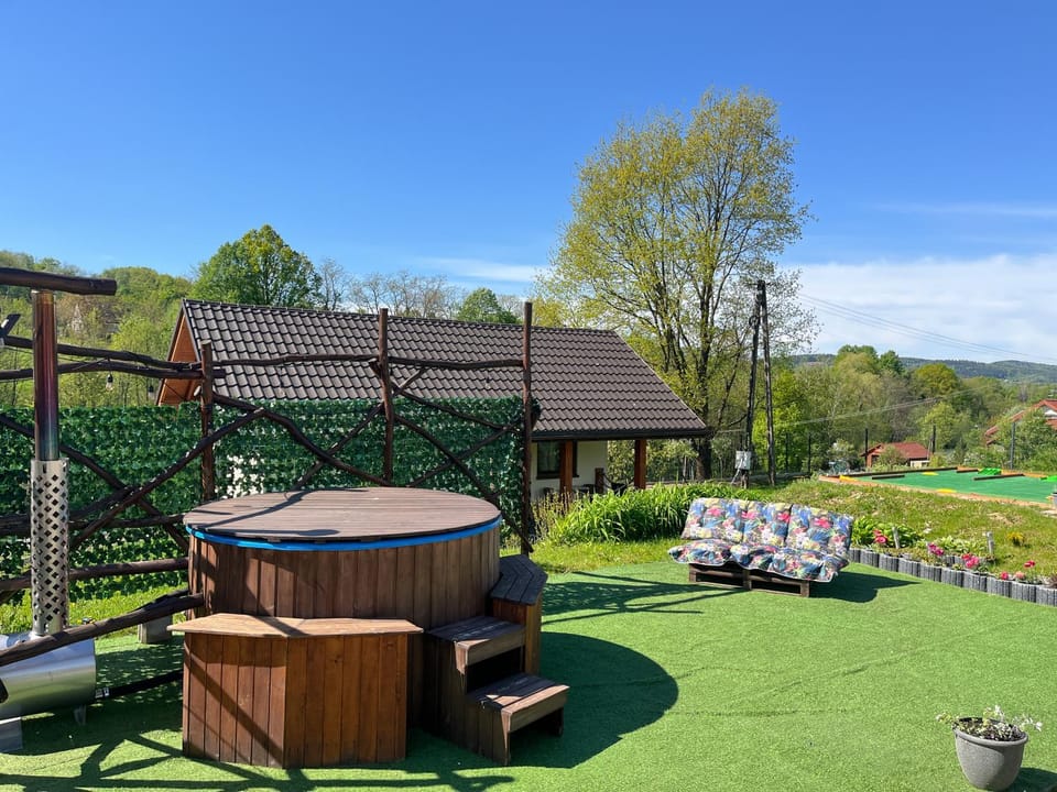 Brzozowy Zagajnik MK - Prywatny Domek, Relaks, Mini Golf i Natura House in Lesser Poland Voivodeship