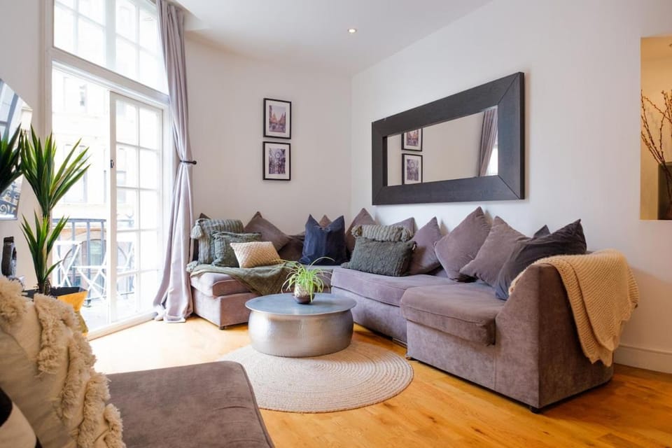 Special apartment with balconies - in the very heart of Leeds Apartment in Leeds