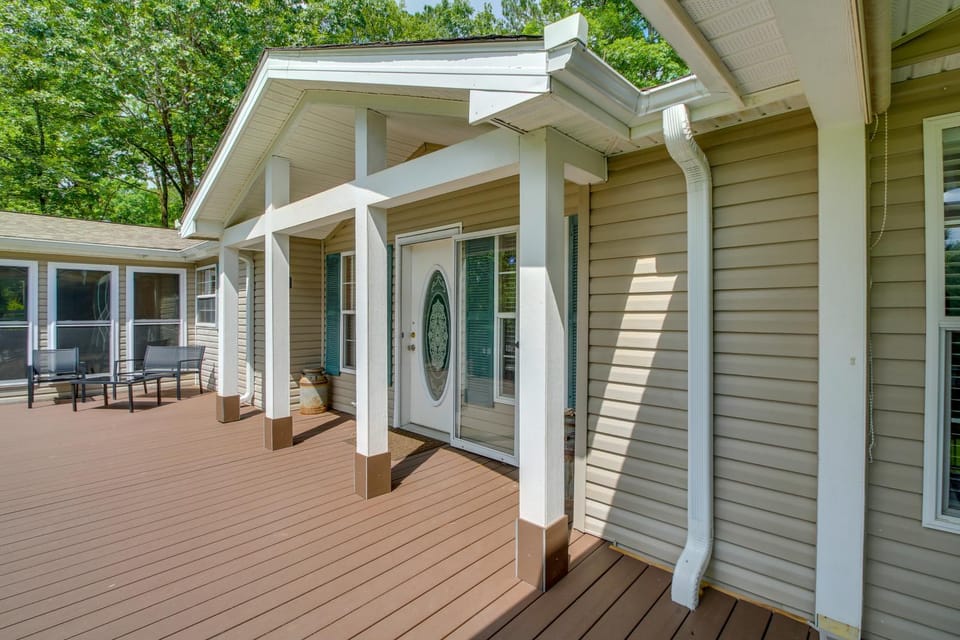 Lakefront Arkansas Home w/ Dock & Sunroom House in Garland County