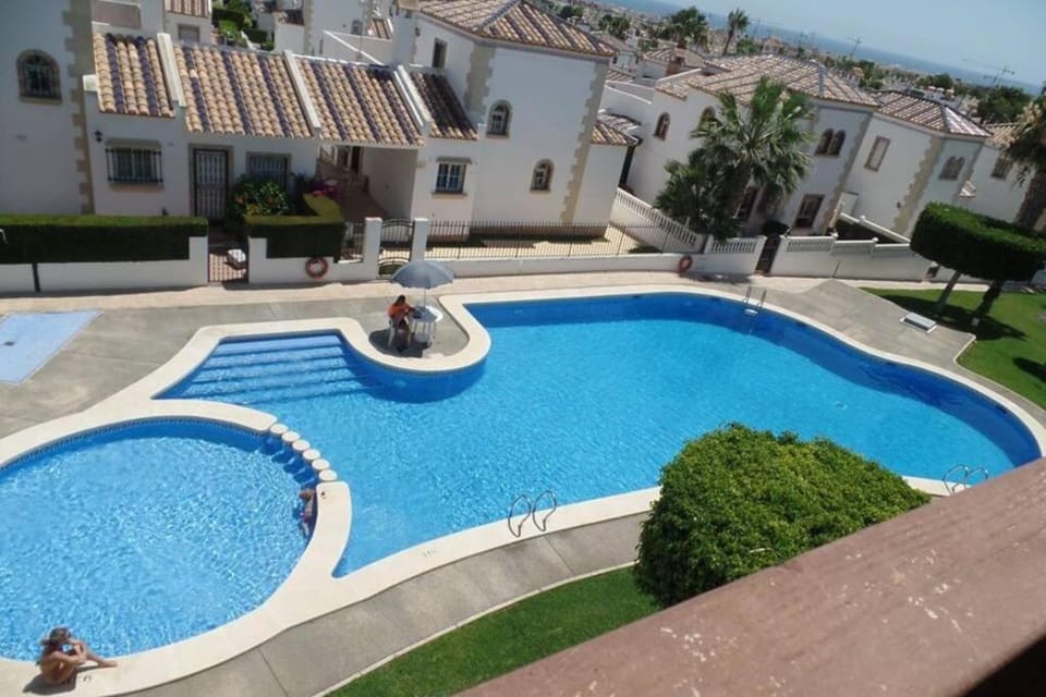 Stunning Penthouse Apartment in Villamartin with Communal Pool Apartment in Vega Baja del Segura