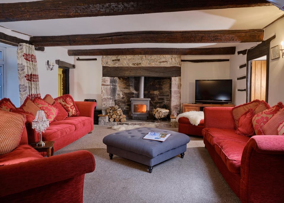 Communal lounge/ TV room, TV and multimedia, Seating area, Evening entertainment