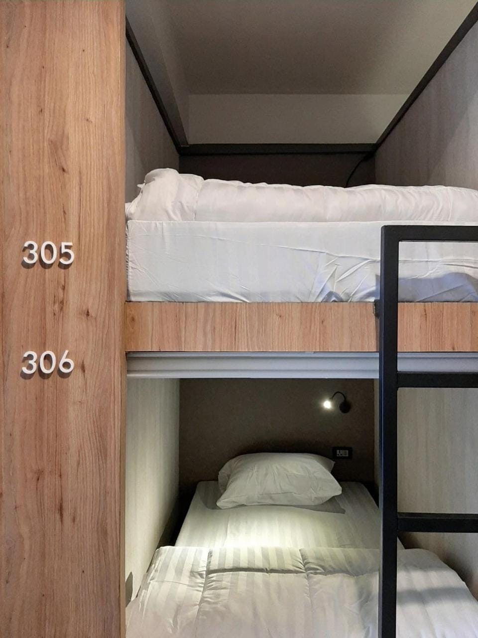 Bed, Photo of the whole room, Bedroom, bunk bed