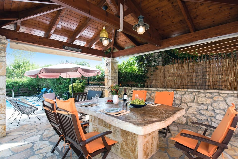 Dining area, Inner courtyard view