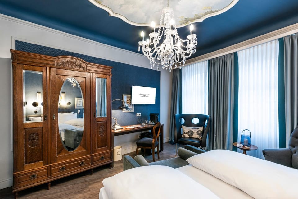 Bed, Photo of the whole room, Seating area, Bedroom, wardrobe