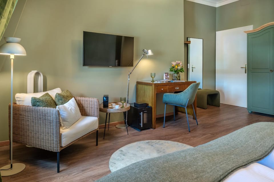 Photo of the whole room