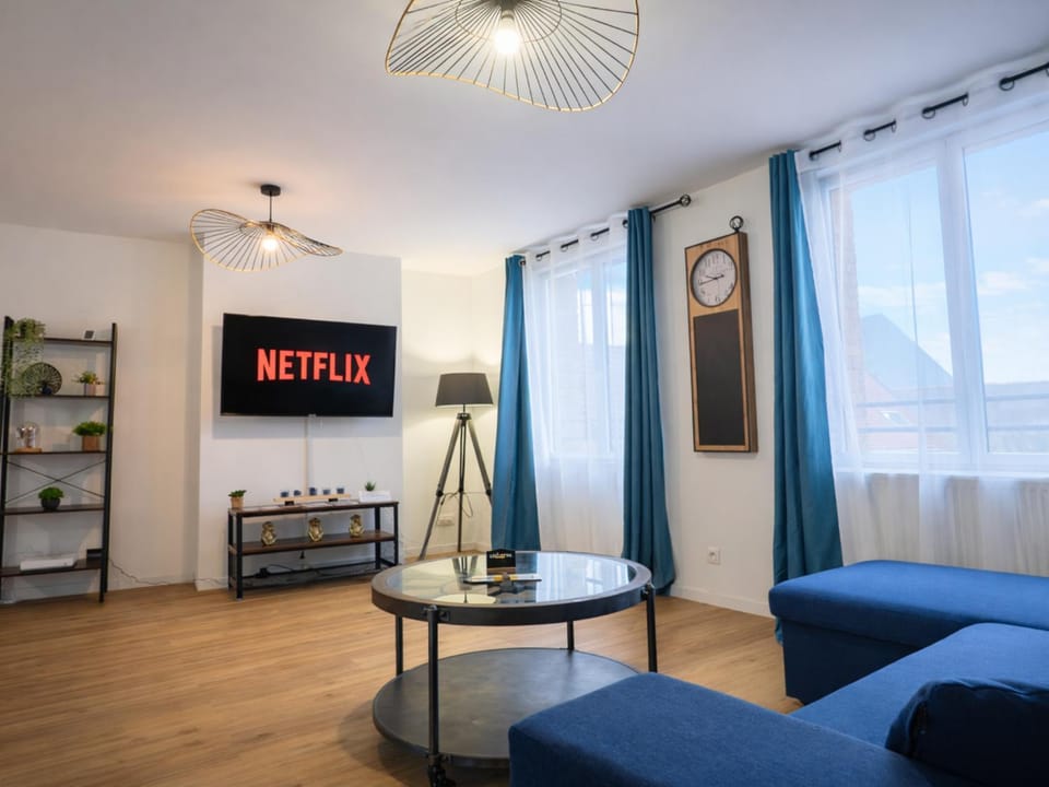 TV and multimedia, Living room, Seating area, heating