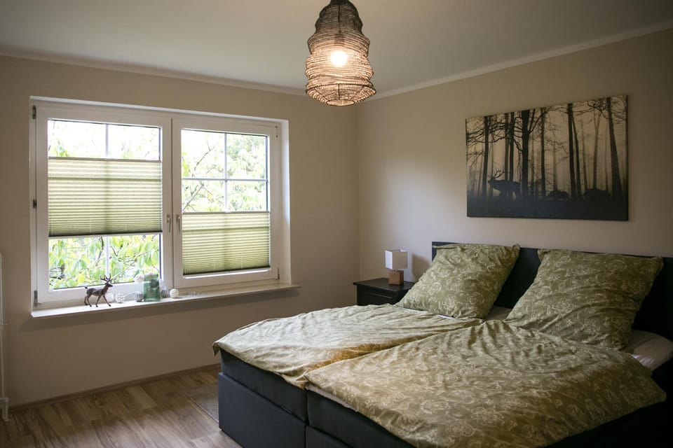 Photo of the whole room, Bedroom