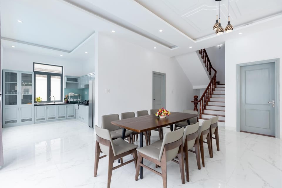 Palm Villa 10 - Luxury Pool Villa 6 Rooms & Billiard Villa in Vung Tau