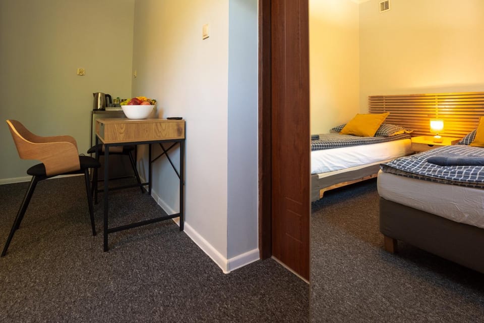 Bed, Photo of the whole room, Seating area, Bedroom