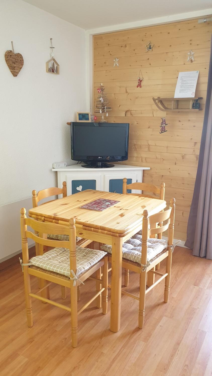 TV and multimedia, Living room, Dining area