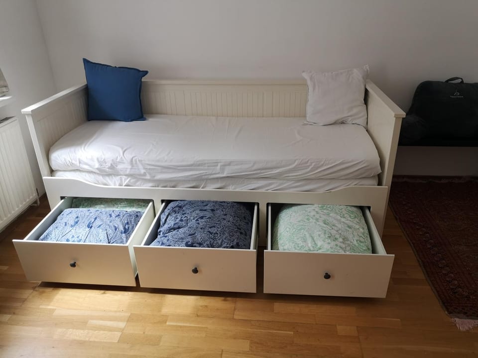 cot